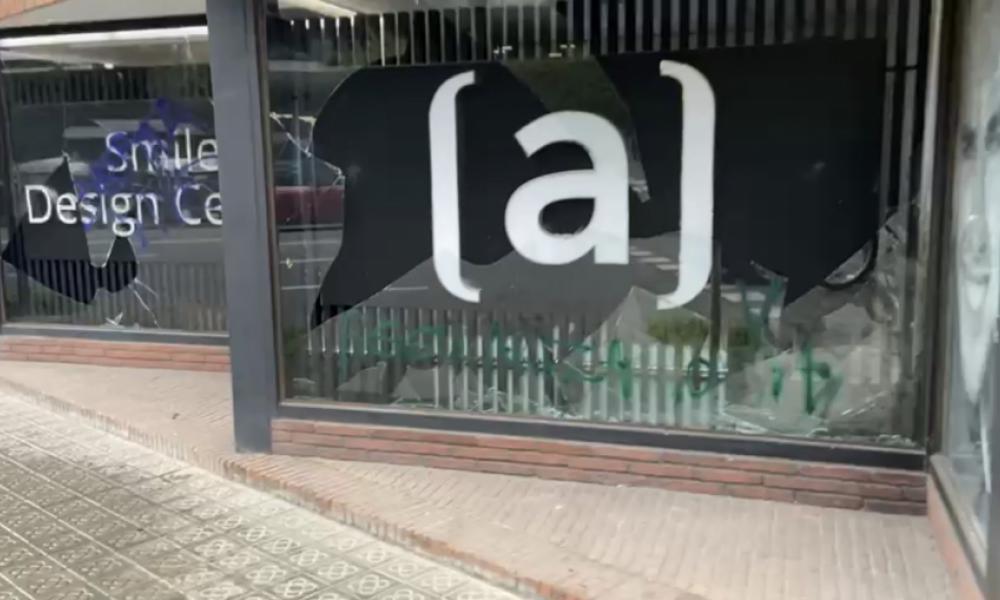 CODE - Colegio Oficial de Dentistas - El Consejo General de Dentistas condena los actos vandálicos contra clínicas dentales de Barcelona