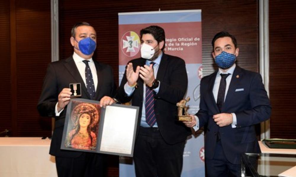 El Dr. Óscar Castro anuncia la creación de la primera Academia de Ciencias Odontológicas