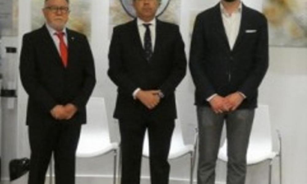 El Dr. Óscar Castro recibe la Medalla de Oro del Colegio de Dentistas de Albacete